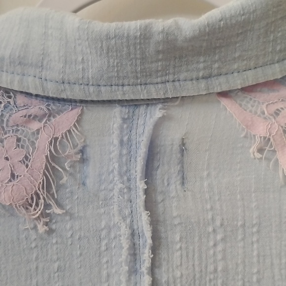 Oli & Hali Oversized Boho Top Button-Up Washed Lace Ruffle Frayed Hem Periwinkle - Picture 14 of 17